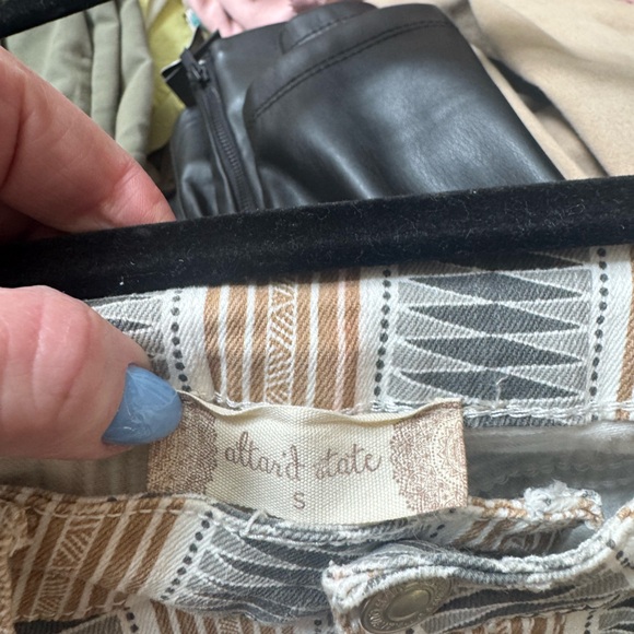 ALTAR'D STATE Boho Print Bell Bottomed Flared Jeans Size Small - Picture 6 of 6